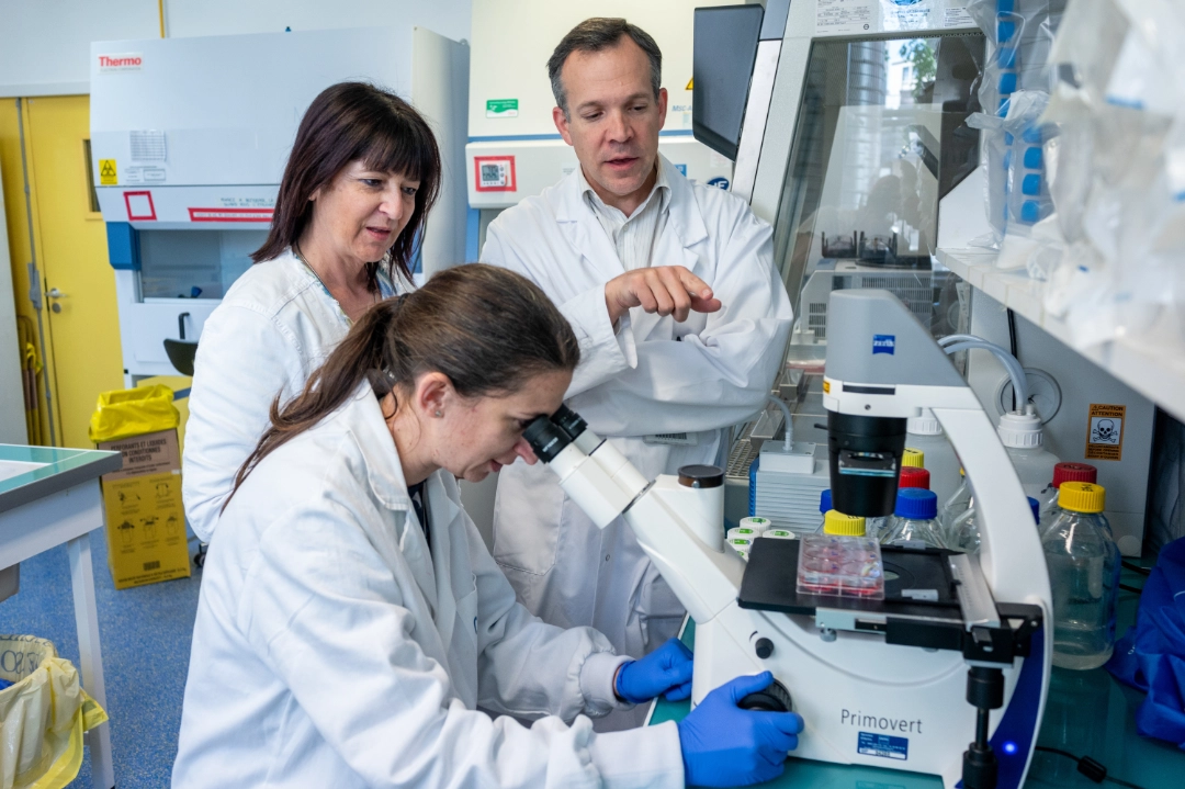 Recherche en laboratoire au Centre Léon Bérard